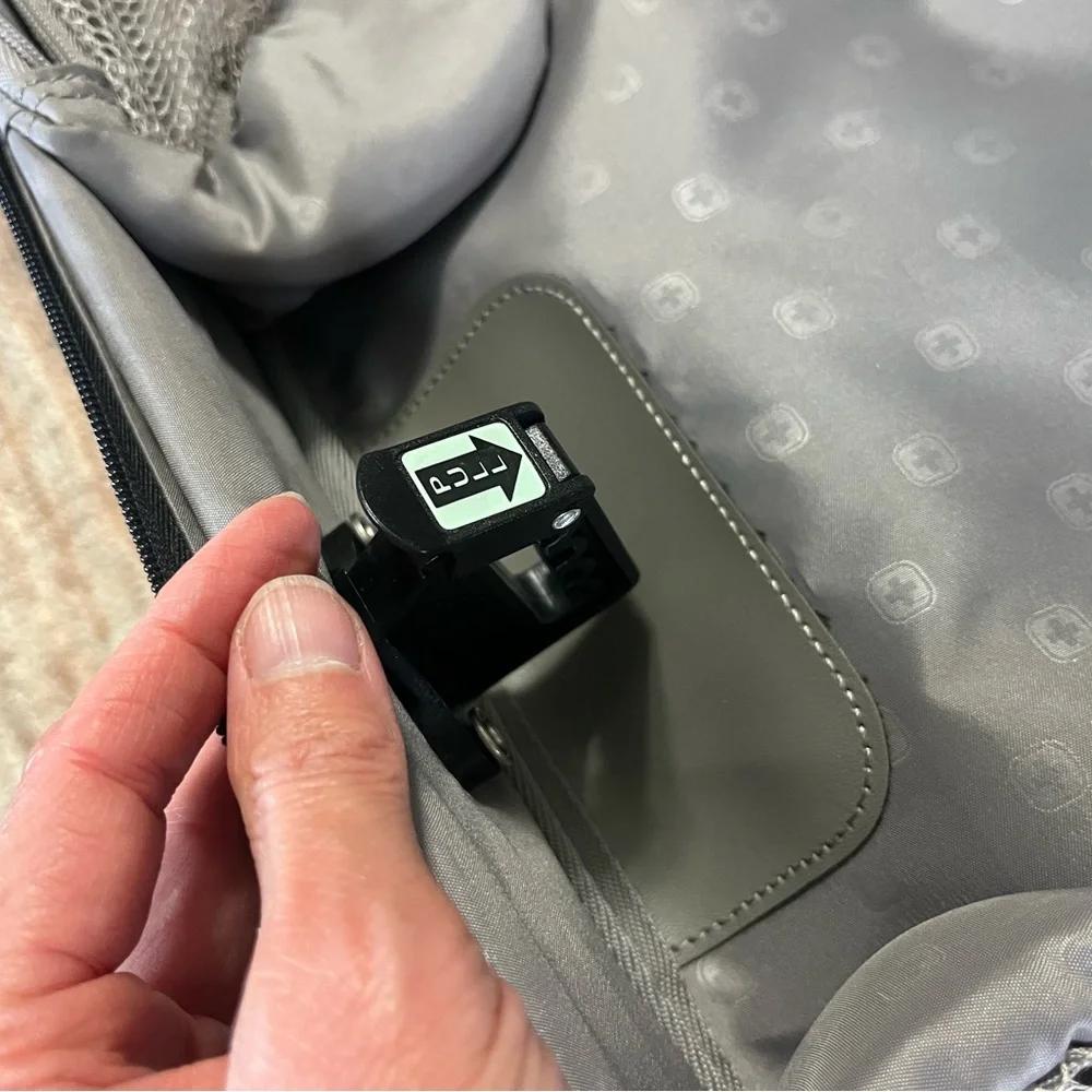 Swiss Alps Black Victorinox 24'x20 Travel Luggage Garment Bag Hanging Clothes